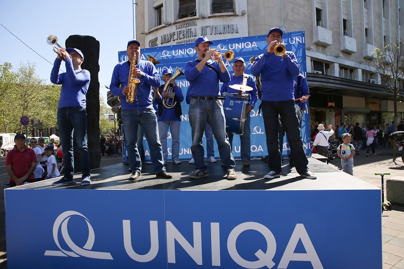 Спектакл уз трубаче и бубњаре